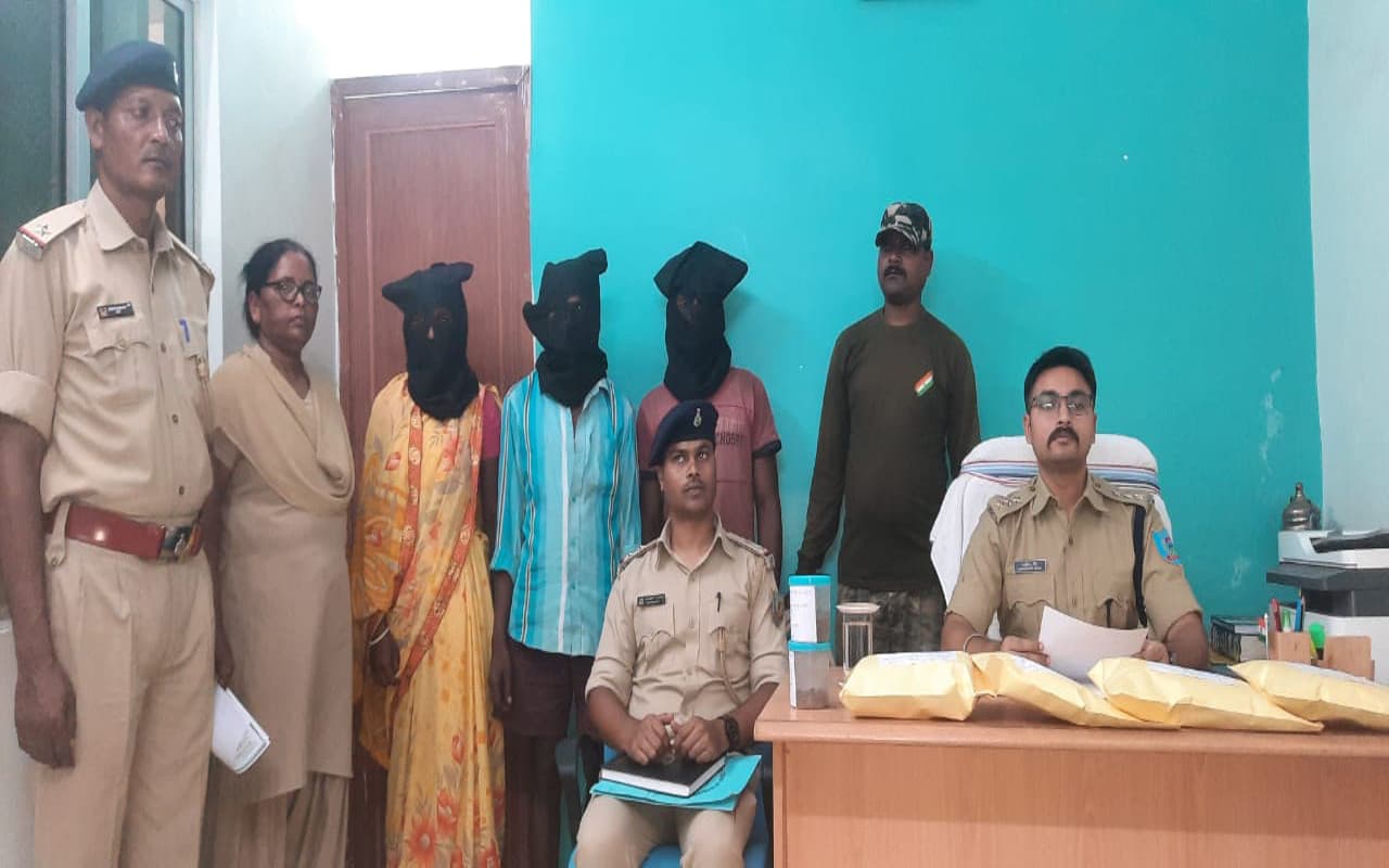सरायकेला : राजू लोहरा हत्याकांड का पुलिस ने किया खुलासा, प्रेमिका ने प्रेमी संग मिलकर की हत्या
