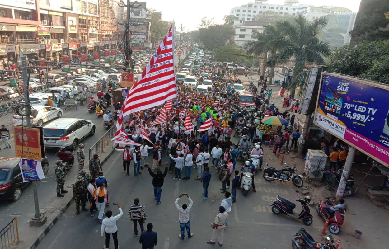 हेमंत सरकार का सरना आदिवासियों को दीपावली का तोहफा, रांची की सड़कों पर जश्न का माहौल