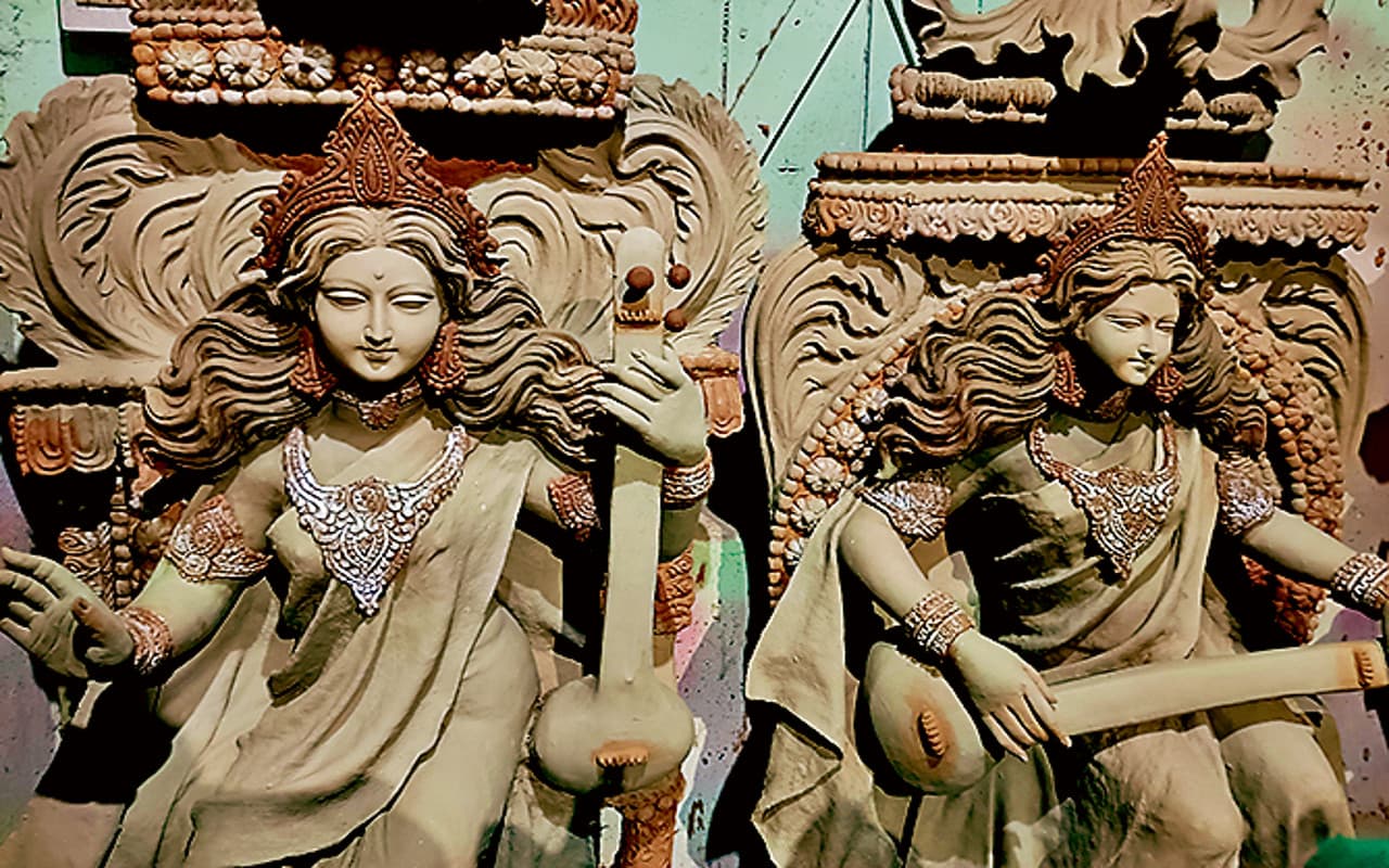 सरस्वती पूजा करने से पहले समितियों को सरकार से लेनी होगी अनुमति, डीजे बजाया तो होगी कार्रवाई