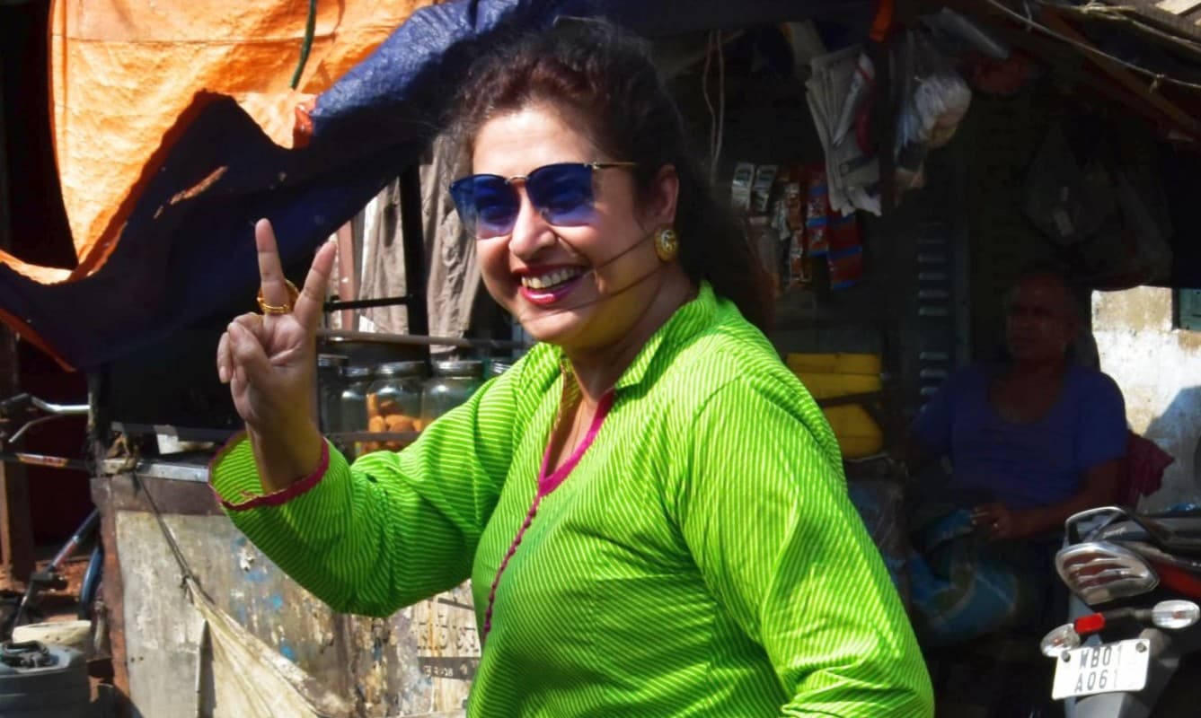 Facebook पर नाराजगी जाहिर करने वाली बीरभूम की सांसद शताब्दी रॉय को TMC ने उपाध्यक्ष बनाया Facebook पर नाराजगी जाहिर करने वाली बीरभूम की सांसद शताब्दी रॉय को TMC ने उपाध्यक्ष बनाया