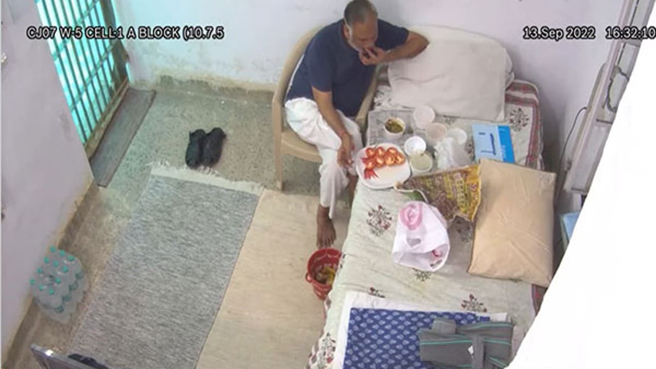 सत्येंद्र जैन वीडियो लीक मामला: AAP के मंत्री ने CCTV क्लिप के प्रसारण पर रोक वाली याचिका वापस ली