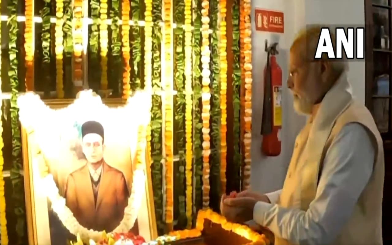 पीएम मोदी-अमित शाह समेत कई नेताओं ने दी वीर सावरकर को श्रद्धांजलि, जन्मदिवस पर पूरा देश कर रहा याद
