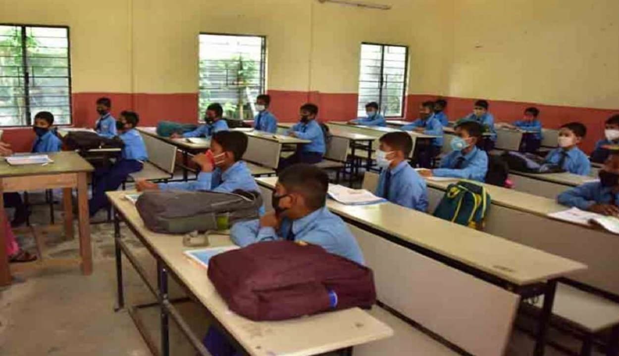 झारखंड गठन के बाद स्कूल व विद्यार्थी बढ़े, 10वीं 12वीं का रिजल्ट भी सुधरा, लेकिन शिक्षकों की कमी बरकरार