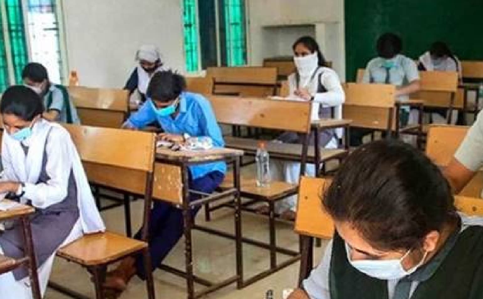 School Reopen Update In Jharkhand :
झारखंड के 11466 स्कूलों में कक्षाएं एक मार्च से, इन गाइडलाइन का अनुपालन करना होगा  जरूरी