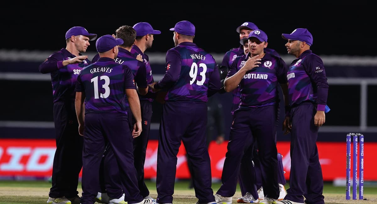 T20 WC: स्कॉटलैंड का ऐतिहासिक जीत के साथ सुपर-12 में कदम, विराट कोहली को बर्थडे पर मिलेगी टीम इंडिया को टक्कर T20 WC: स्कॉटलैंड का ऐतिहासिक जीत के साथ सुपर-12 में कदम, विराट कोहली को बर्थडे पर मिलेगी टीम इंडिया को टक्कर