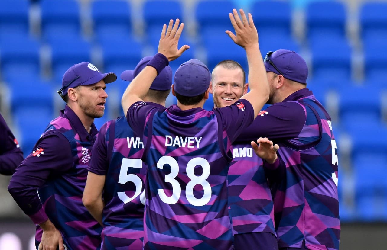 T20 World Cup: स्कॉटलैंड ने दो बार के टी20 वर्ल्ड चैंपियन वेस्टइंडीज को हराया 42 रन से हराया