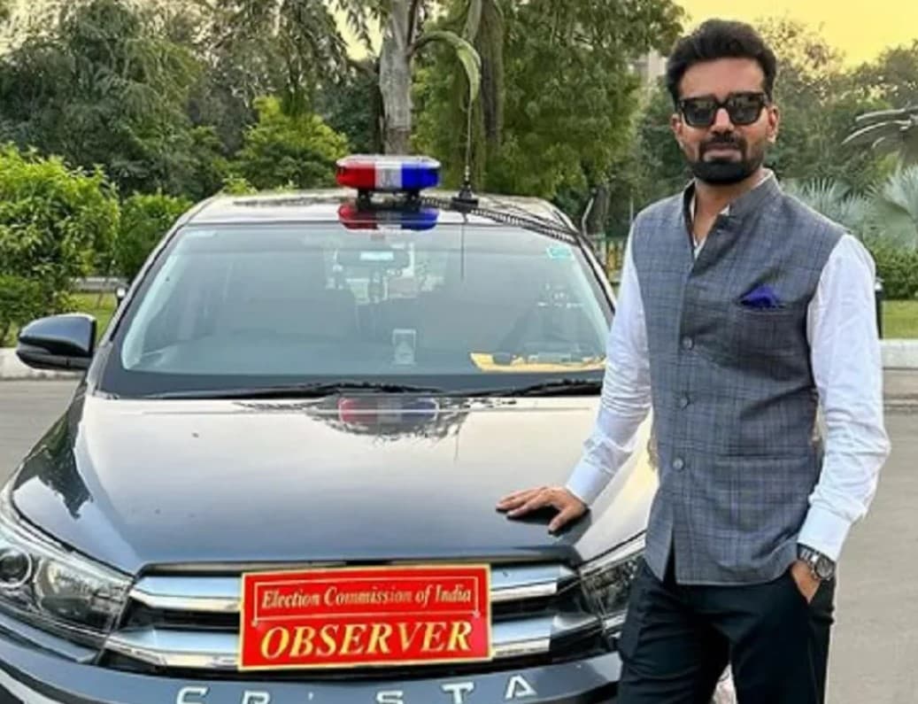 IAS Abhishek Singh: एक्शन मूड में योगी सरकार, IAS अभिषेक सिंह को किया निलंबित, बिना छुट्टी चल रहे थे गायब