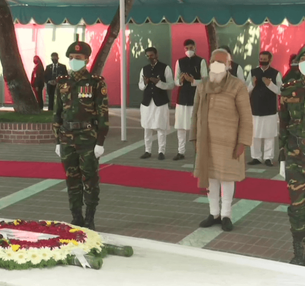 बांग्लादेश दौरे के दूसरे दिन पीएम मोदी ने किया बंगबंधु शेख मुजीबुर्रहमान को नमन, तस्वीरों में देखें ऐतिहासिक नजारा