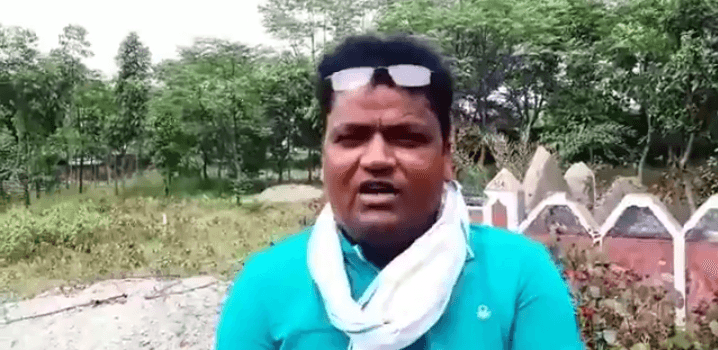 राघोपुर के एक गांव में 17 लोगों की कोरोना से मौत? स्थानीय लोगों का दावा- तेजस्वी यादव ने भी नहीं बढ़ाया मदद का हाथ राघोपुर के एक गांव में 17 लोगों की कोरोना से मौत? स्थानीय लोगों का दावा- तेजस्वी यादव ने भी नहीं बढ़ाया मदद का हाथ