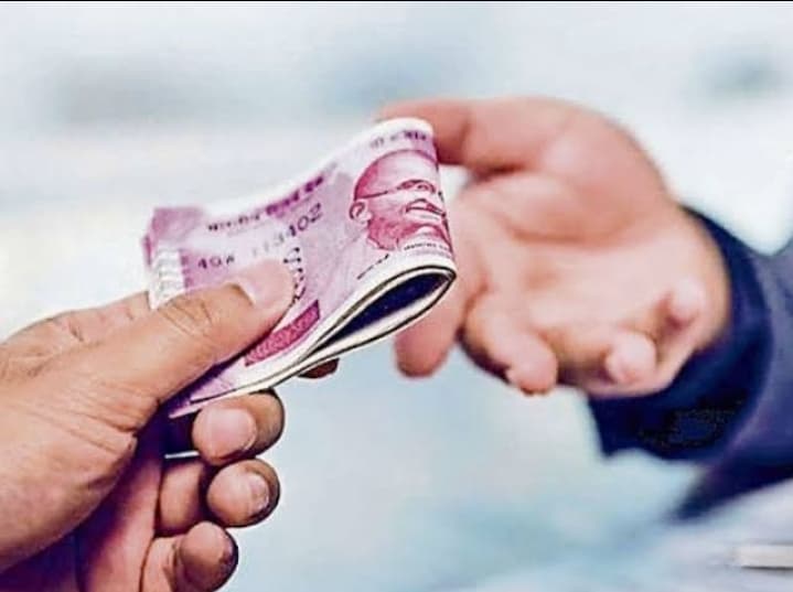 अमीन को रिश्वत लेने के आरोप में गिरफ्तार करने वाली टीम के दो सदस्यों पर FIR, जेल गए अमीन के भाई ने की शिकायत