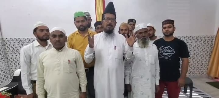 UP News: पूर्व नौसेना अफसरों की कतर में सजा पर रोक लगाने को पीएम मोदी लें एक्शन, बरेली के मौलाना ने की अपील