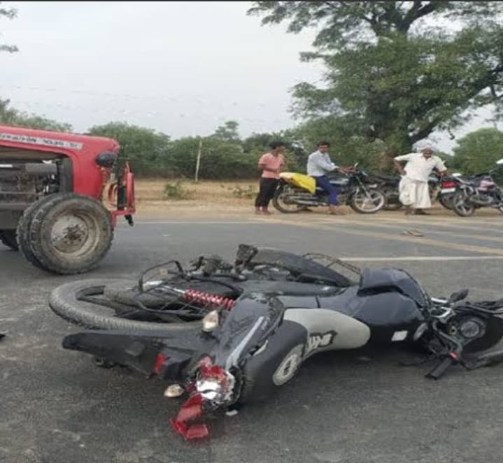 UP News : बरेली में छत से गिरकर गर्भवती महिला की मौत, ट्रैक्टर की टक्कर से बाइक सवार युवक की गई जान