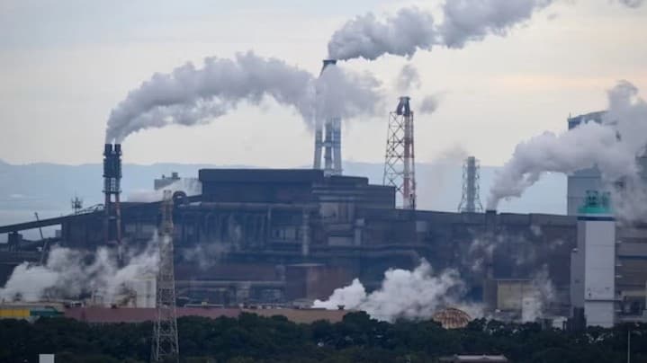 UP AQI Today: नोएडा, गाजियाबाद सहित यूपी के कई शहरों में हवा की सेहत में नहीं हो रहा सुधार, बढ़ रही बीमारियां