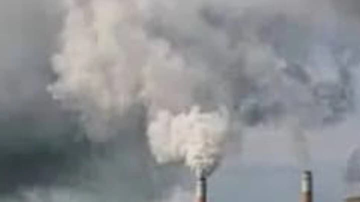 UP Weather AQI: प्रदूषण से फूला यूपी का दम, नोएडा से लेकर गोरखपुर तक का बढ़ा AQI, अब ​पारा गिरने के आसार