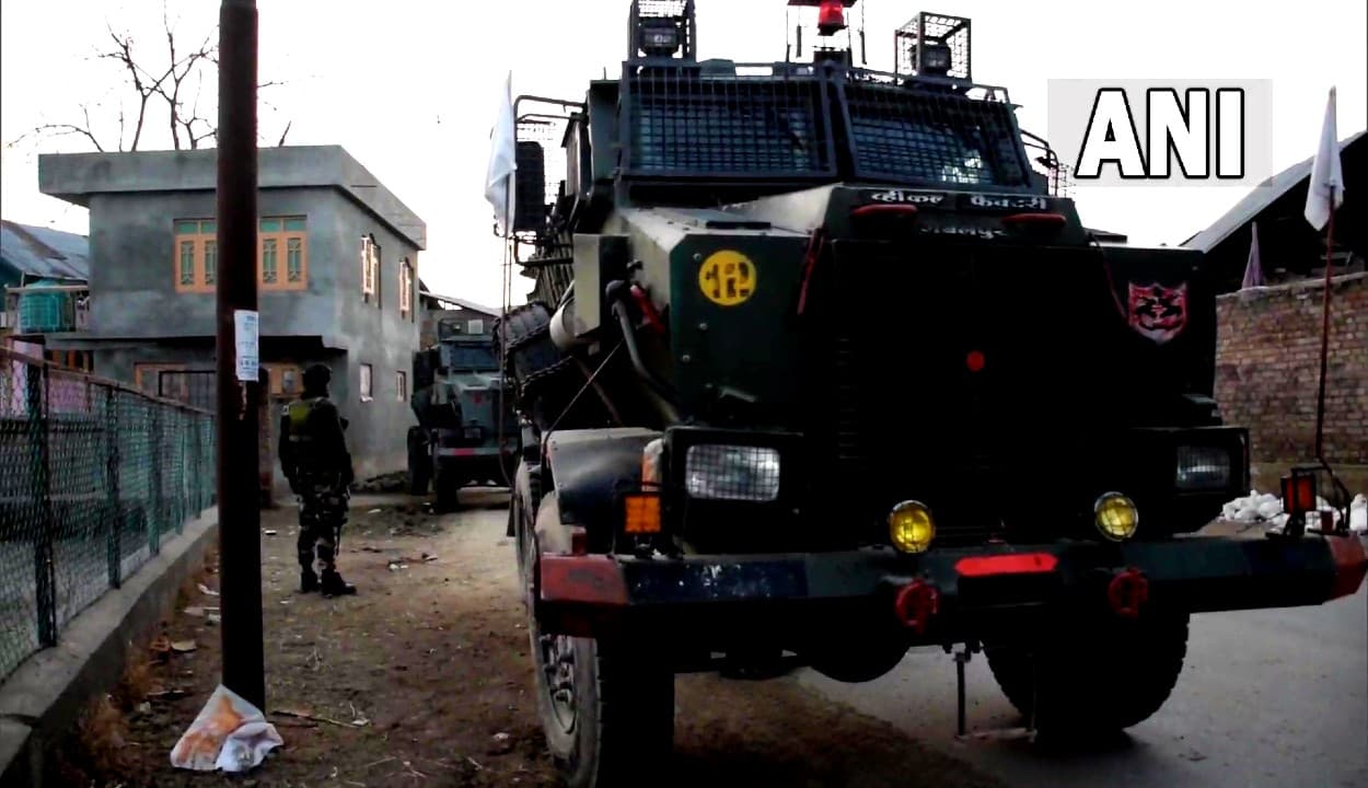 कश्मीर में सुरक्षा बलों के हाथों मारा गया जैश कमांडर जाहिद वानी, 12 घंटे की मुठभेड़ में 5 पाक आतंकी ढेर