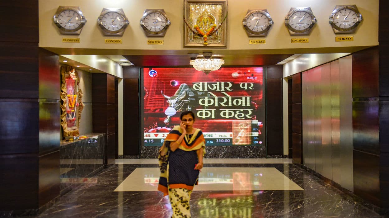 Coronavirus outbreak के बढ़ते संक्रमण से बाजार में हाहाकार, सेंसेक्स ने 3,934.72 अंकों का लगाया गोता