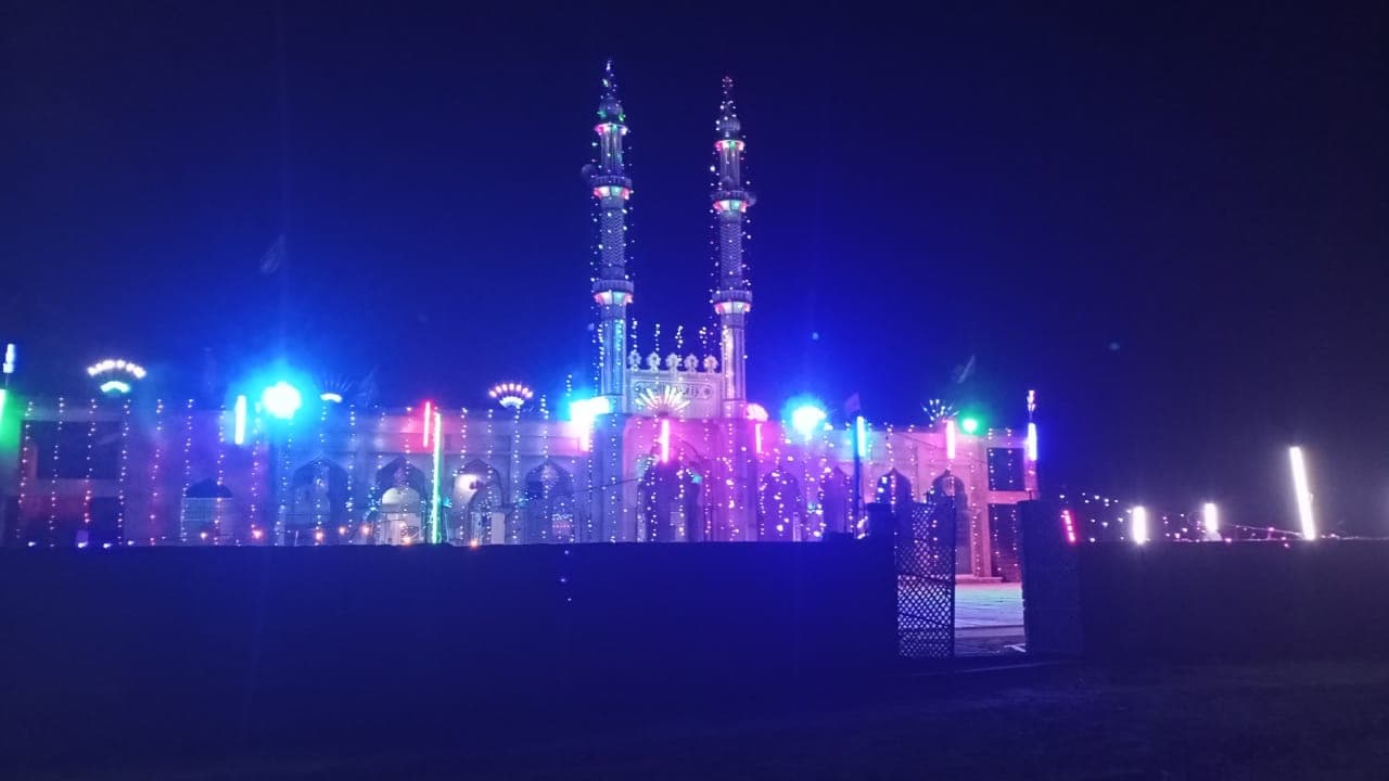 Shab-e-Barat 2022: अकीदत के साथ मना शब-ए-बारात, गुनाहों से निजात के लिए की इबादत