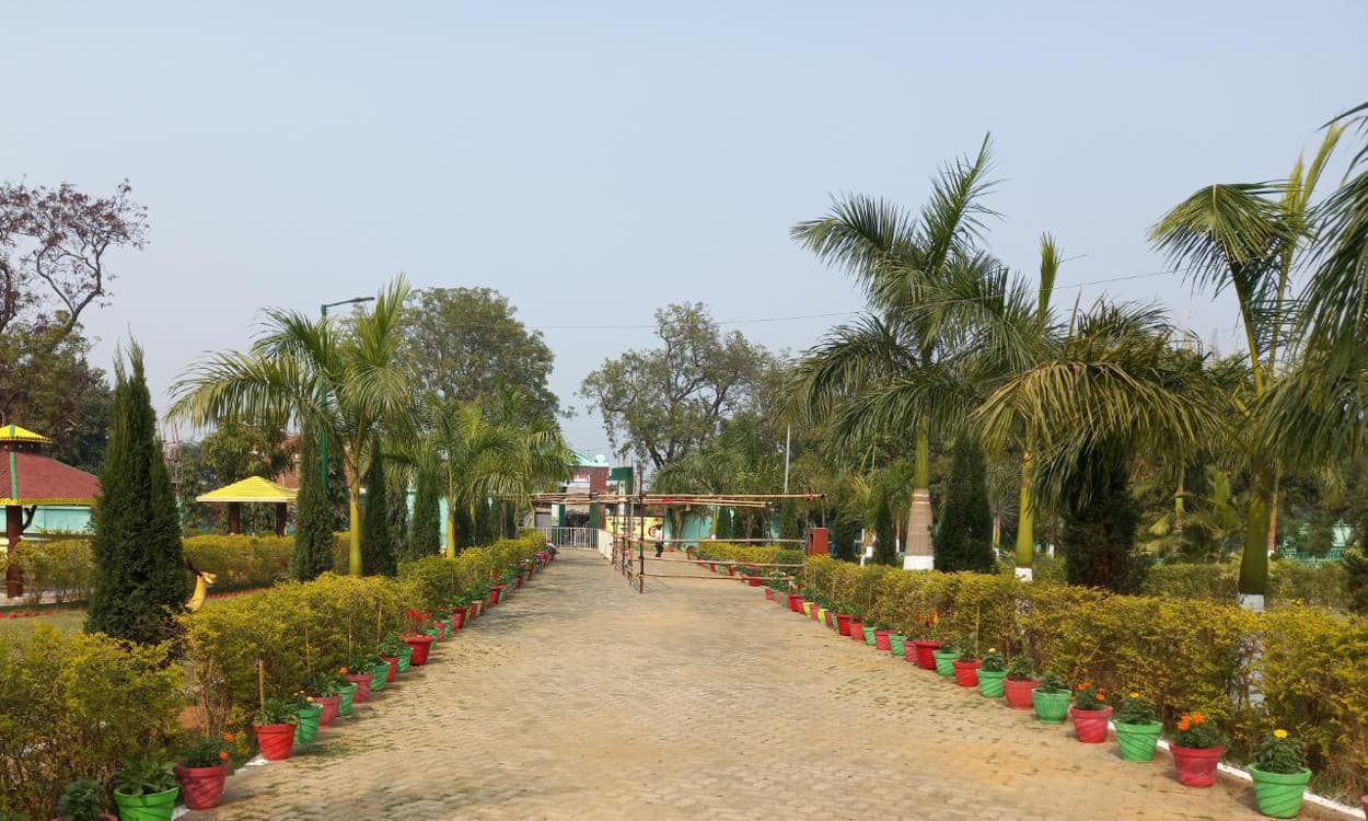 New Year 2021 : खरसावां शहीद पार्क की बढ़ी खूबसूरती, लोगों के बीच बना आकर्षण का केंद्र, देखें Pics