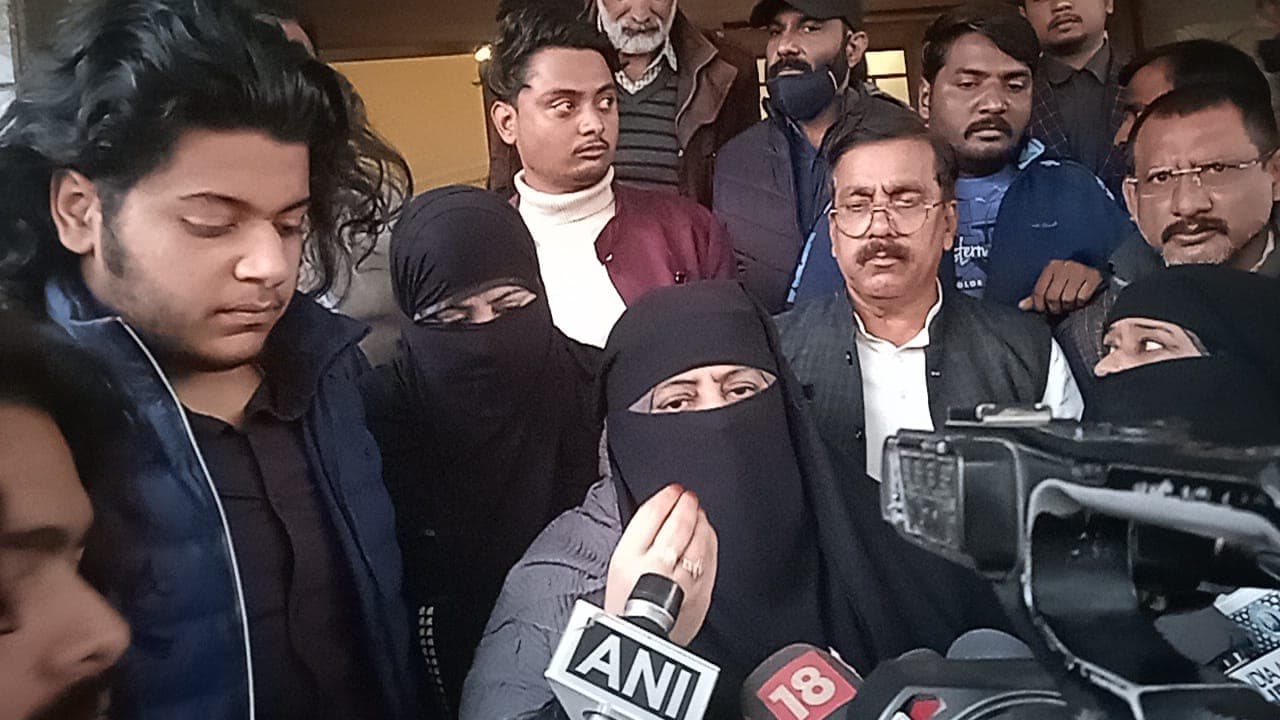 Prayagraj News: अतीक अहमद की जिस जमीन पर CM योगी ने की पूजा उसका मामला है कोर्ट में, बीवी शाइस्ता का खुलासा