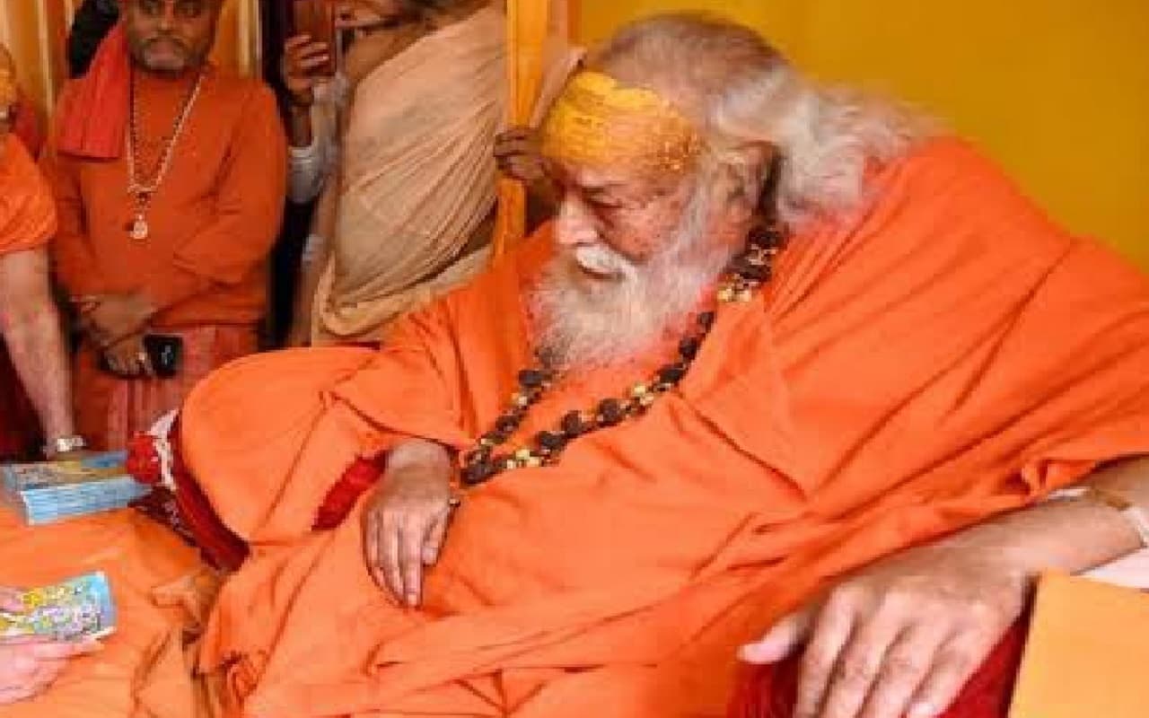 शंकराचार्य स्वामी स्वरूपानंद सरस्वती का 99 वर्ष की आयु में निधन, PM ने जताया शोक