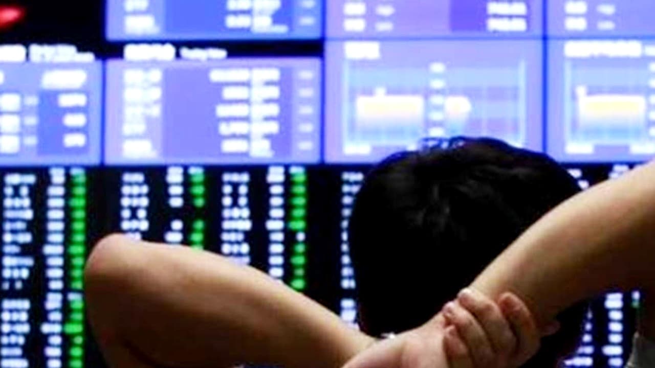 Share Market Today: कोरोना के डर से शेयर बाजार धड़ाम, सेंसेक्स 981 अंक और लुढ़का