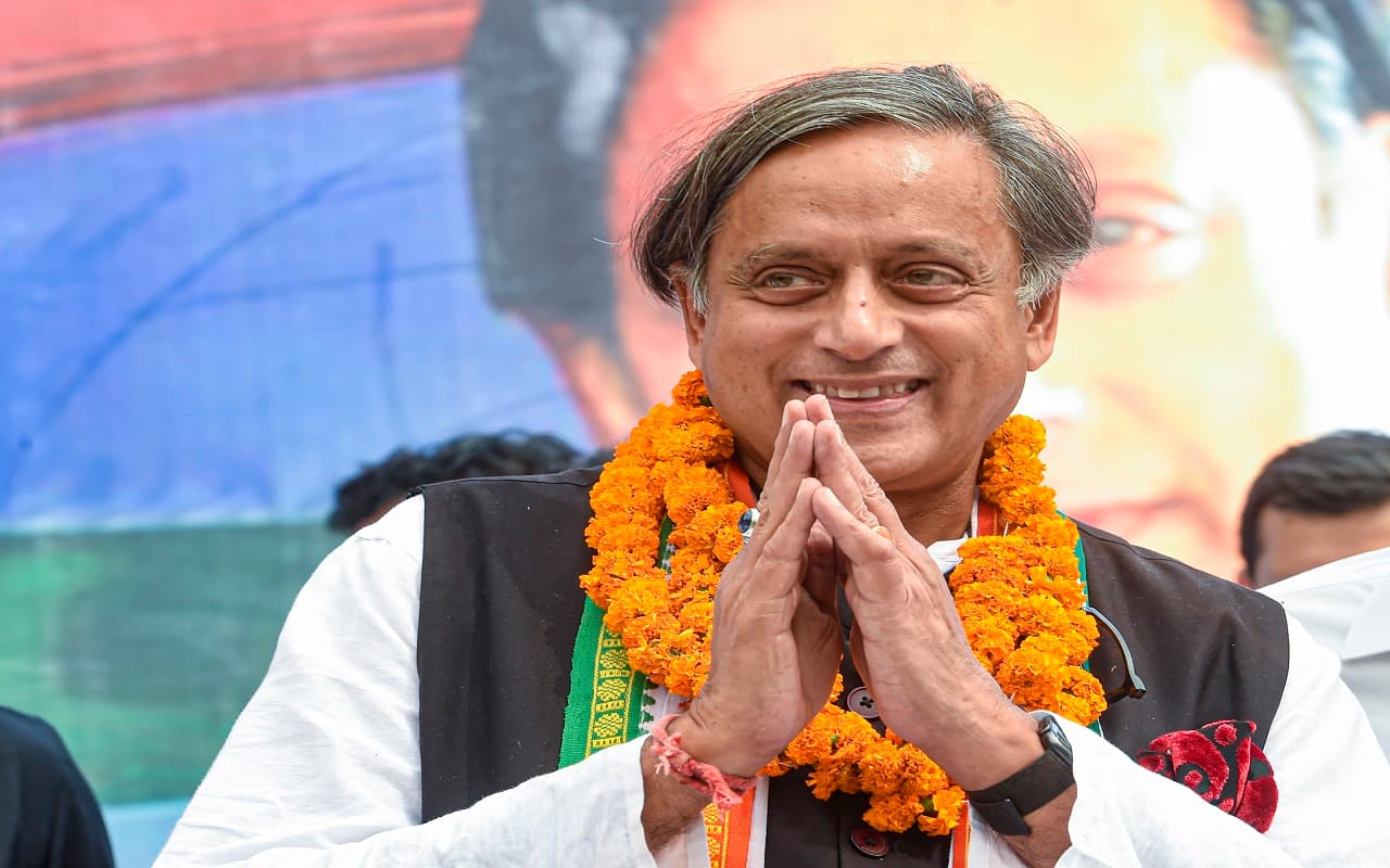 Lok Sabha Election 2024 : तिरुवनंतपुरम में शशि थरुर को हो सकती है मुश्किल, बीजेपी के उम्मीदवार दे रहे कड़ी टक्कर