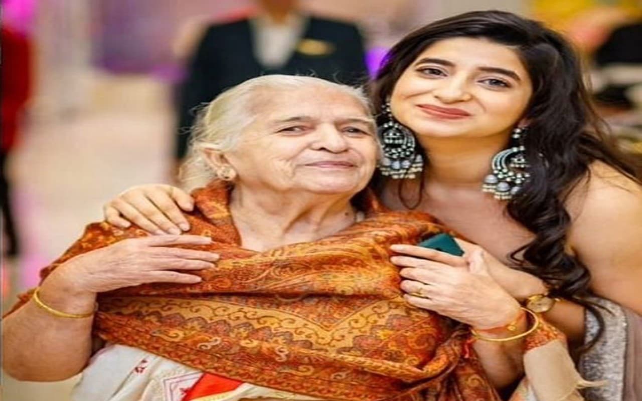 World Grand Parents Day: पोती की प्रेरणा ने दादी को बनाया बिजनेस वुमेन