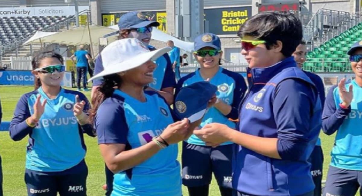 ICC T20 Ranking: शेफाली वर्मा और मंधाना का आईसीसी रैंकिंग में जलवा कायम, टॉप 10 में ऑस्ट्रेलिया का दबदबा ICC T20 Ranking: शेफाली वर्मा और मंधाना का आईसीसी रैंकिंग में जलवा कायम, टॉप 10 में ऑस्ट्रेलिया का दबदबा