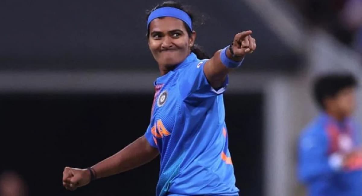 ICC Womens World Cup: ‘बॉल ऑफ द सेंचुरी’ फेंकने वाली शिखा पांडे को वर्ल्ड कप टीम में नहीं मिली जगह