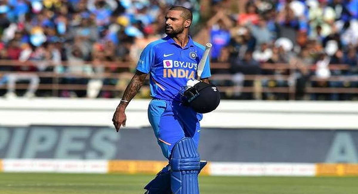 शिखर धवन के समर्थन में आए आकाश चोपड़ा, कहा- घरेलू प्रदर्शनों के आधार पर छोड़ना सही नहीं होगा
