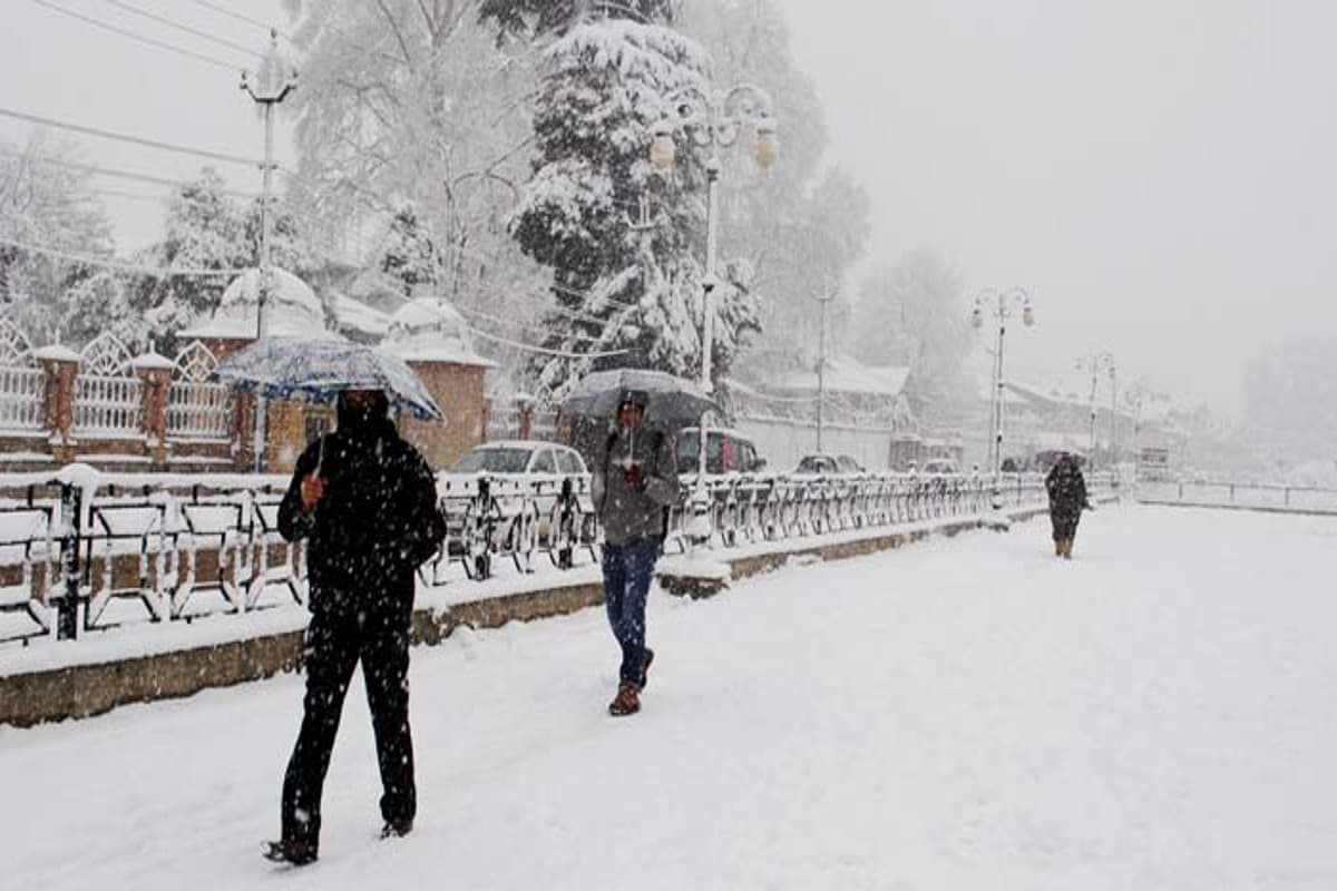 भारत में बर्फबारी के लिए मशहूर हैं ये जगहें, ठंड में फैमिली और फ्रेंड्स के साथ जरूर जाएं घूमने, देखें List भारत में बर्फबारी के लिए मशहूर हैं ये जगहें, ठंड में फैमिली और फ्रेंड्स के साथ जरूर जाएं घूमने, देखें List