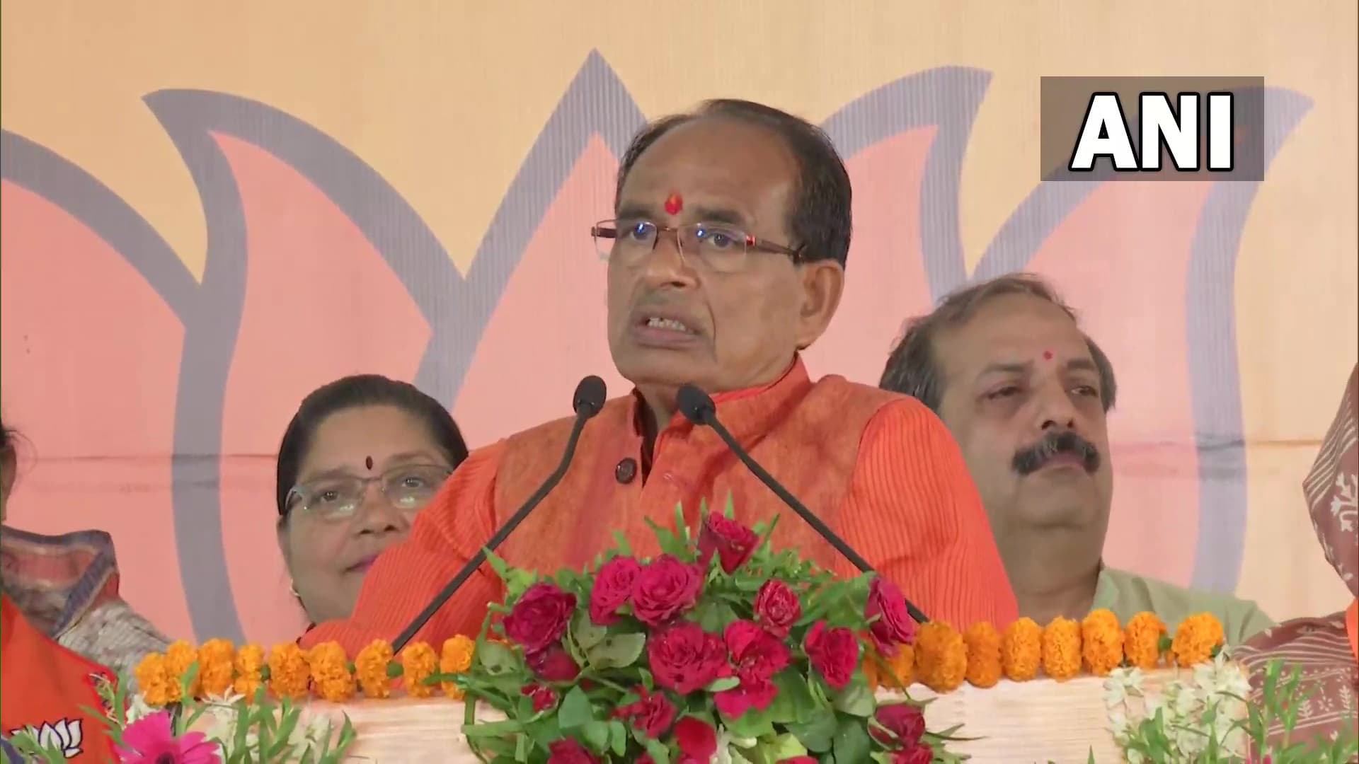 'प्रियंका गांधी को किया गया मजबूर', शिवराज सिंह चौहान ने कमलनाथ पर लगाया आरोप