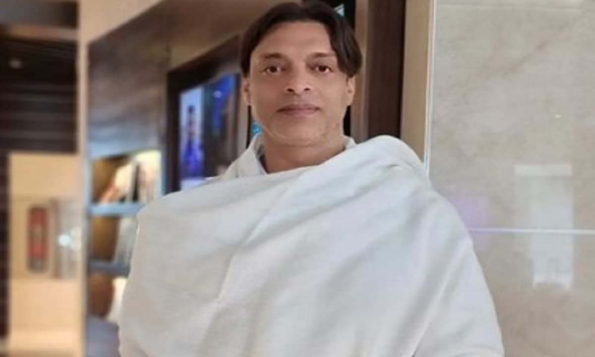 Shoaib Akhtar ने हज यात्रा में भी बनाया रिकॉर्ड, 100 mph की रफ्तार से शैतान को मारा पत्थर, Video वायरल