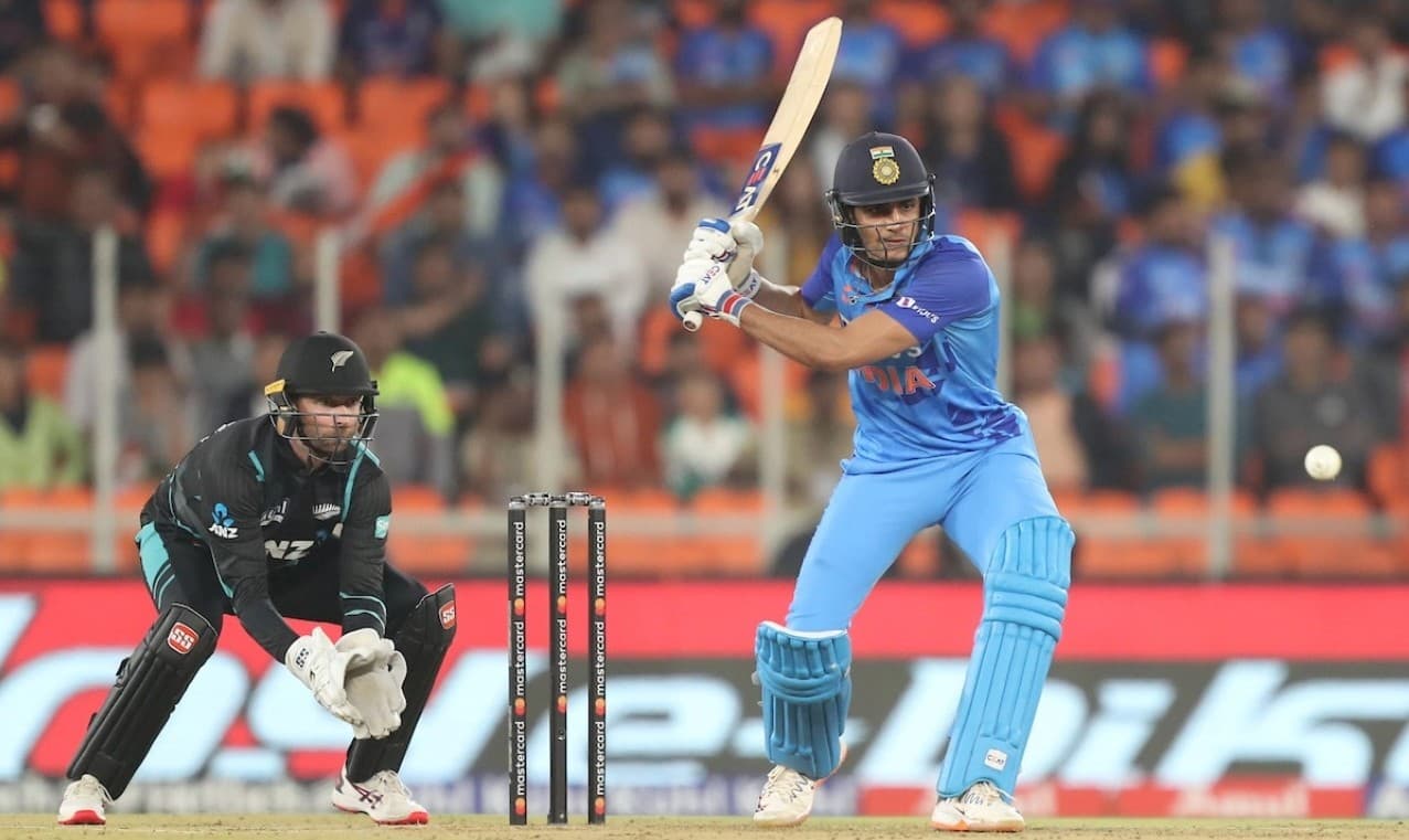 शुभमन गिल ने डबल सेंचुरी के बाद अपने साथी खिलाड़ियों के साथ किया 'डबल सेलिब्रेशन', देखें VIDEO