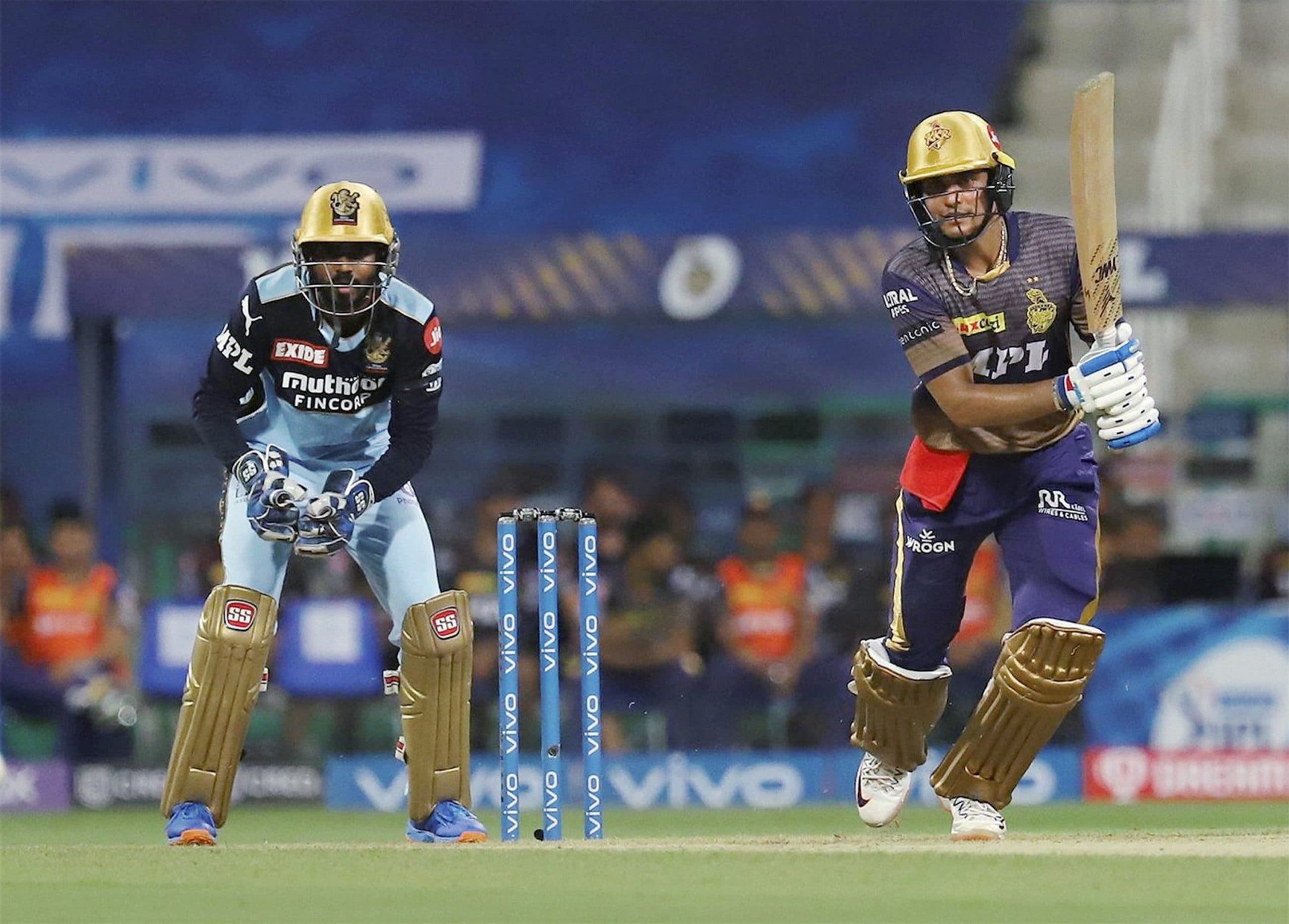 IPL 2021, KKR vs RCB : रसेल और चक्रवर्ती की घातक गेंदबाजी, कोलकाता नाइट राइडर्स ने आरसीबी को 9 विकेट से रौंदा