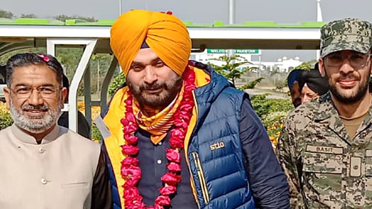 सिद्धू बोले- भारत-पाक के बीच शुरू हो व्यापार, 6 महीने में 60 साल के बराबर होगा विकास