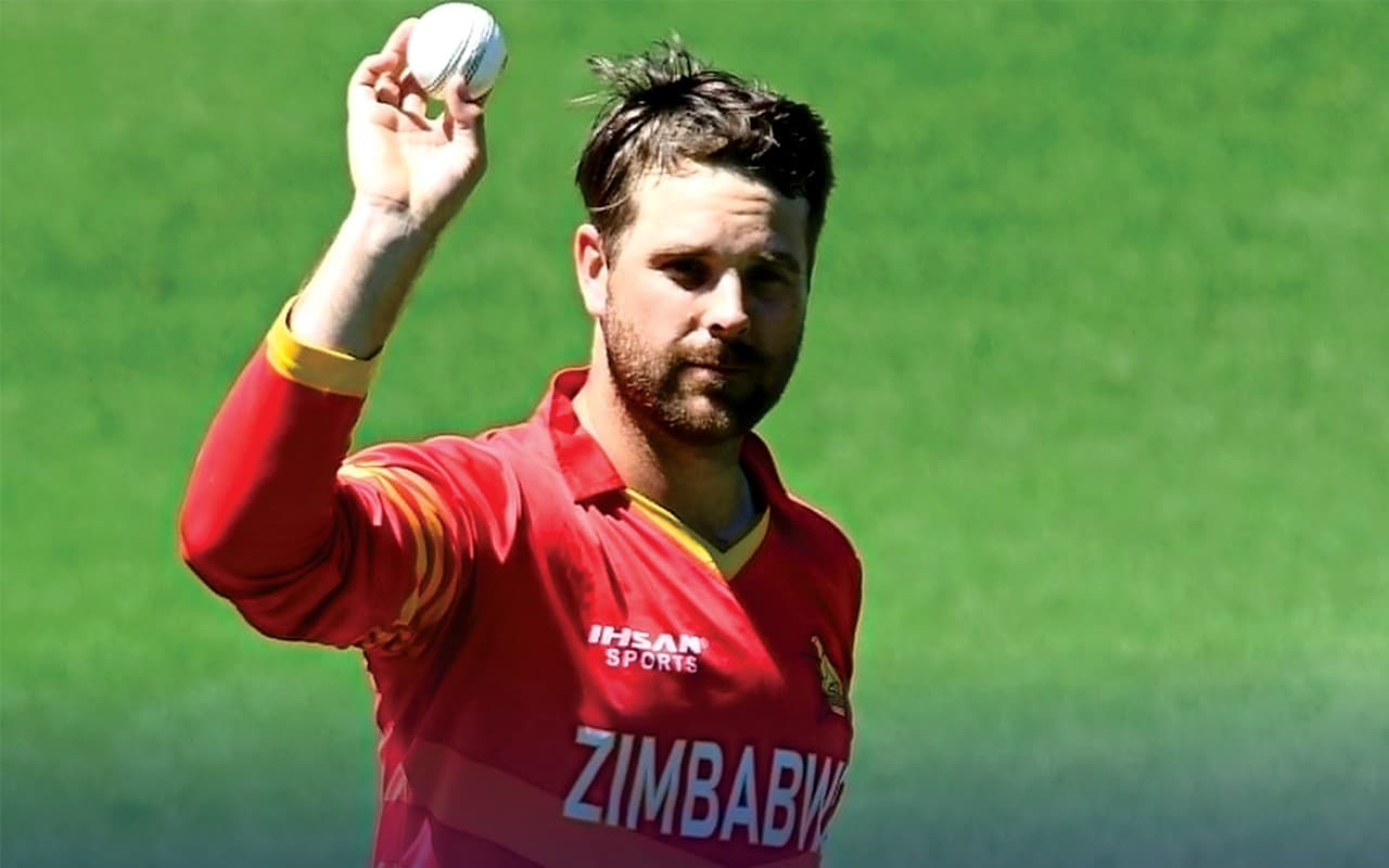 AUS vs ZIM: कौन हैं Ryan Burl? जिन्होंने 3 ओवर में महज 10 रन देकर ऑस्ट्रेलिया के 5 बल्लेबाजों को किया आउट