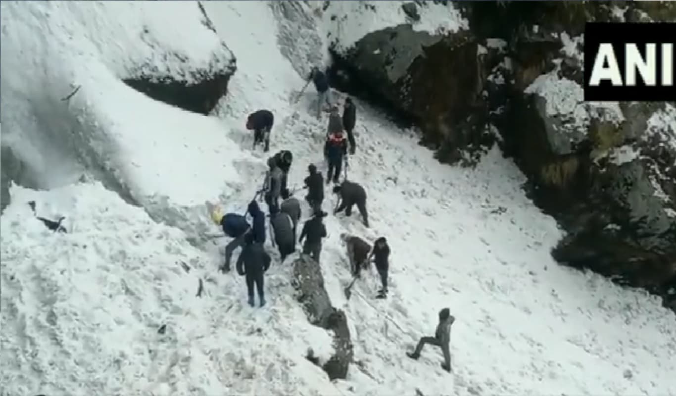 Sikkim Avalanche: नाथुला रोड पर हिमस्खलन, 7 की मौत, 20 घायल, पीएम मोदी ने हादसे पर जताया दुख