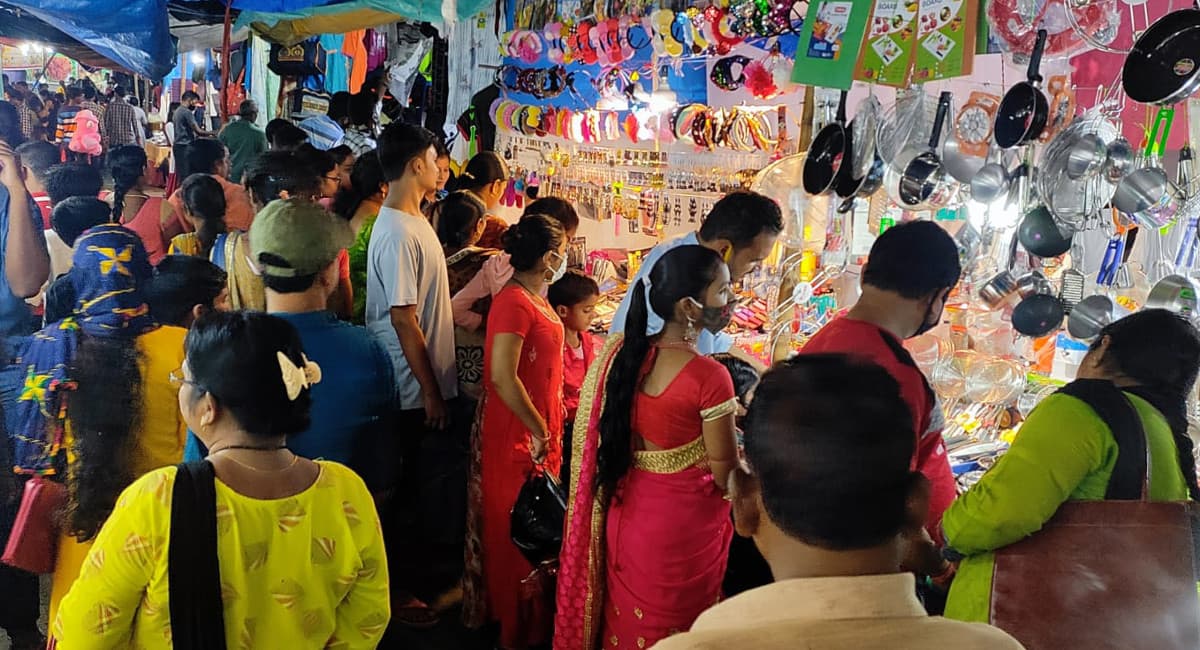 शिल्प बाजार में उमड़ती थी हजारों की भीड़, लगे थे मेले, दुर्गापूजा में क्यों लगी पाबंदी, पूछ रहे हैं लोग
