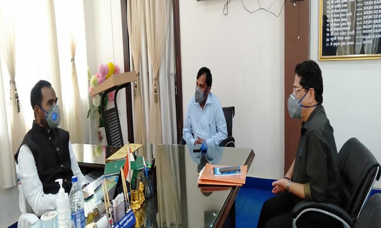 Covid-19 : सोशल डिस्टेंसिंग के साथ कृषि कार्य में लाये तेजी, सिमडेगा DC ने अधिकारियों को दिये कई निर्देश