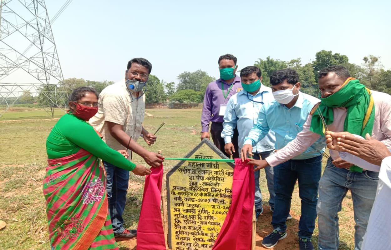 सिमडेगा में 'पानी रोको पौधा रोपो' अभियान शुरू, विधायक ने किया उदघाटन
