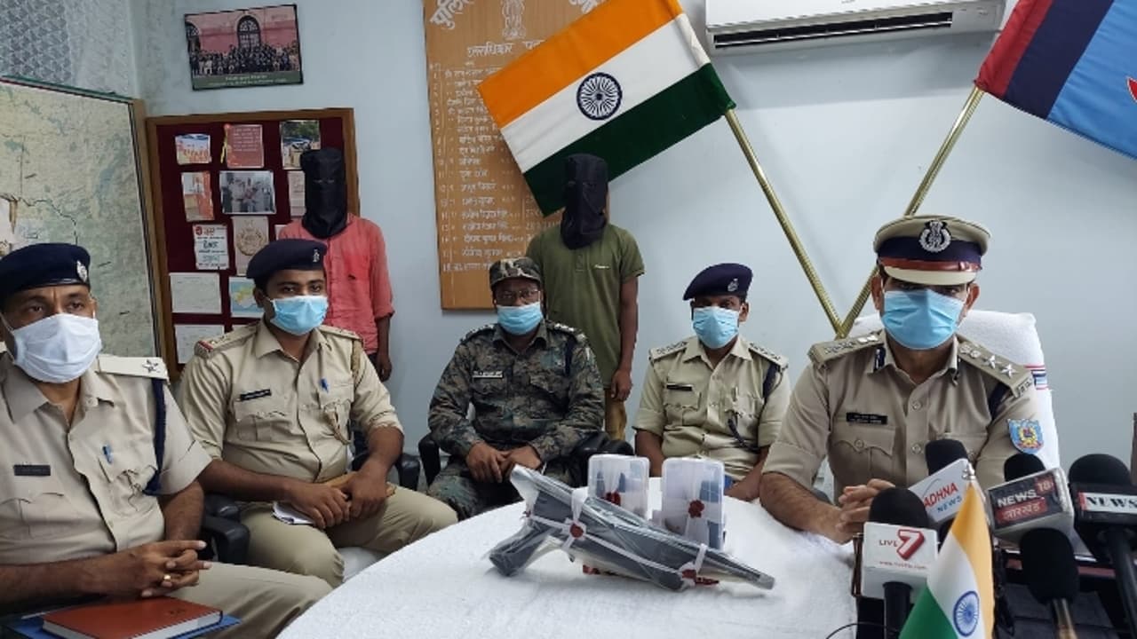 सिमडेगा के गिरदा में 2 PLFI नक्सली गिरफ्तार, बड़ी घटना को अंजाम देने के फिराक में जुटे थे नक्सली