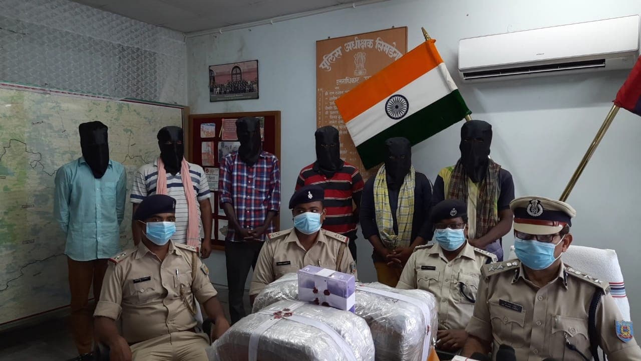 सिमडेगा के गिरदा में 50 किलो गांजा के साथ 6 इंटरस्टेट तस्कर गिरफ्तार, जानें इन आरोपियों का ओड़िशा कनेक्शन