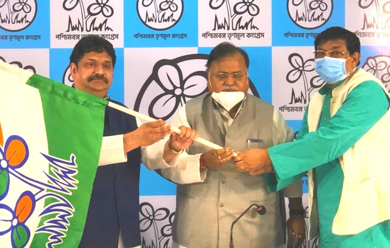 सौमित्र खान की पत्नी सुजाता के बाद शुभेंदु के करीबी सिराज खान भी तृणमूल में लौटे