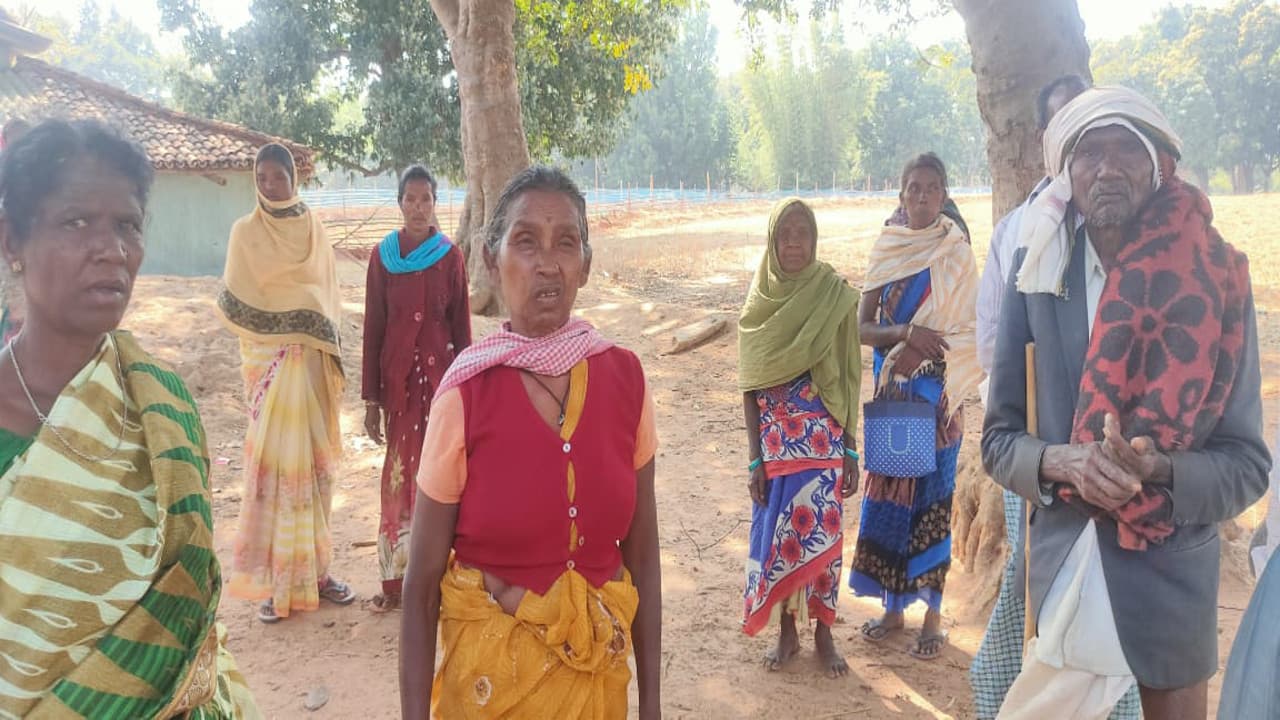 Jharkhand Crime News : सिसई ब्लॉक के 22 पड़हा के अगुवा कैलाश उरांव की हत्या, भतीजा का पैर टांगी से काटा