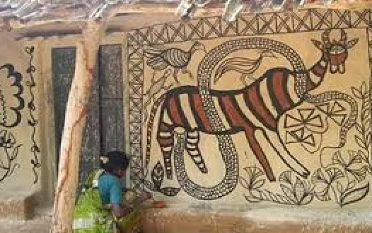 Sohrai 2022: पशुओं को 7 प्रकार के अनाज से बने पकवान खिलाने की परंपरा, केला के पत्तों में खिलाया जाता खेरा