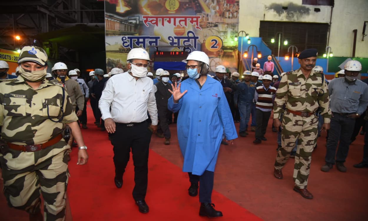 सेल चेयरमैन सोमा मंडल बाेकारो में , बोली- स्टील मार्केट के वर्तमान अनुकूल अवसरों का उठायें लाभ