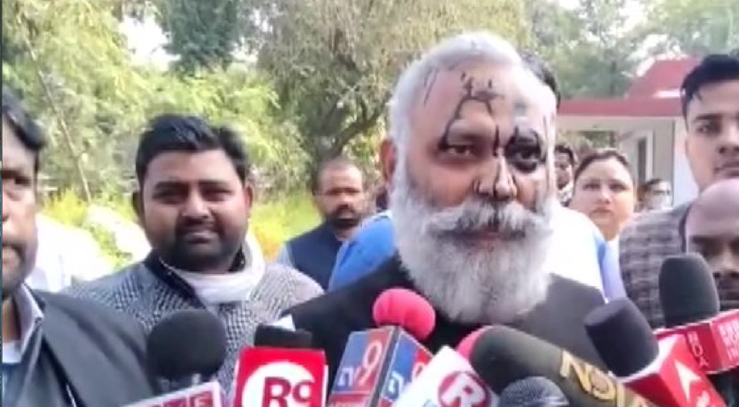 स्‍याही कांड के बाद जेल भेजे गये आप विधायक सोमनाथ भारती, योगी और केजरीवाल सरकार आमने-सामने