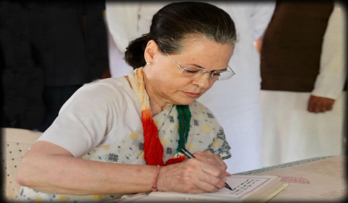 Corona crisis से मुकाबले के लिए कांग्रेस अध्यक्ष सोनिया गांधी ने PM Modi को लिखी चिट्ठी, पढ़िए उनके पांच सुझाव…