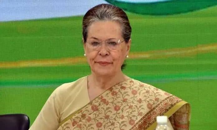 कोरोना संकट: PM मोदी के संबोधन से पहले सोनिया गांधी का राष्ट्र को संदेश, लॉकडाउन पर अमल की अपील